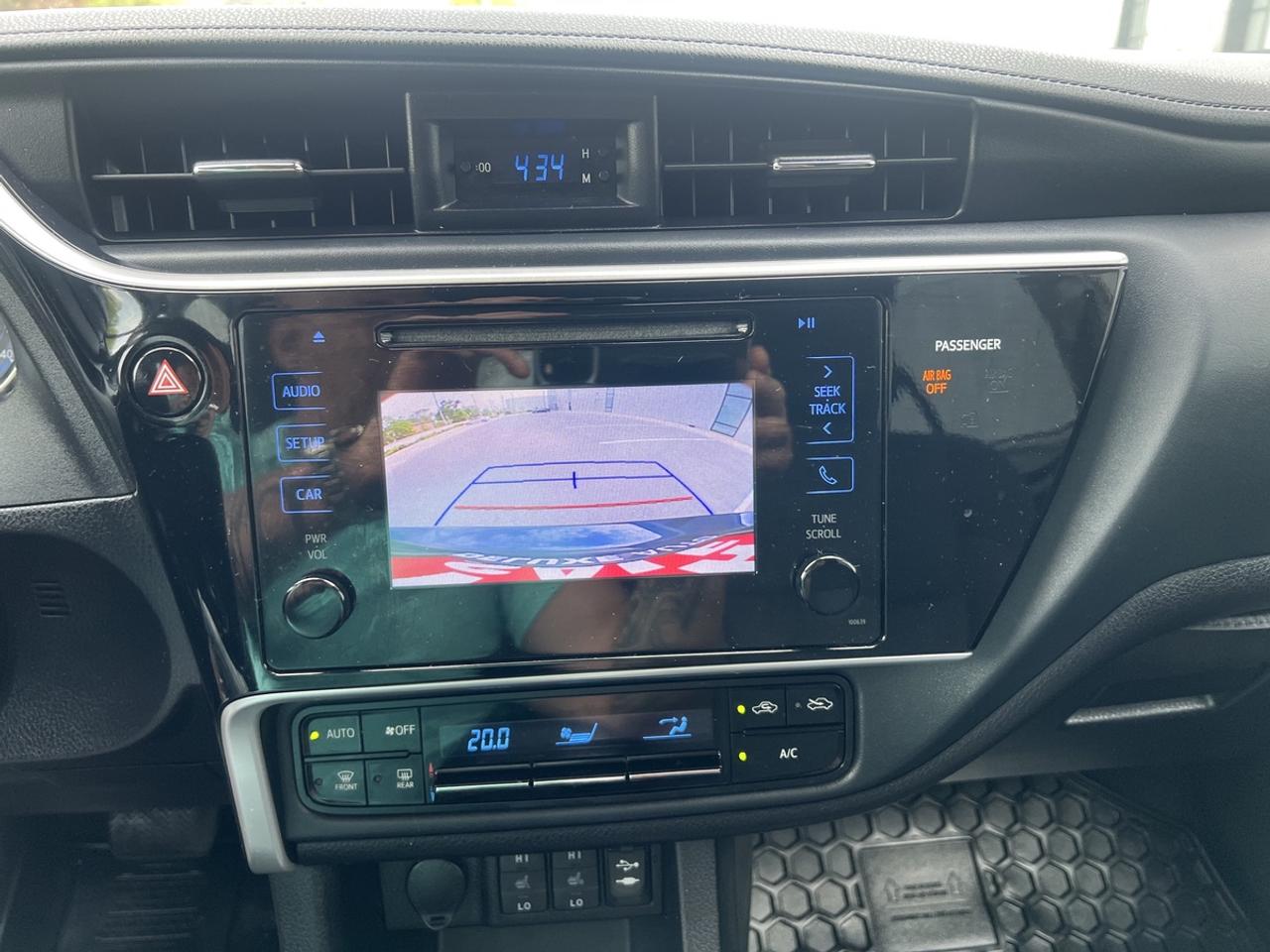 2017 Toyota Corolla LE Photo