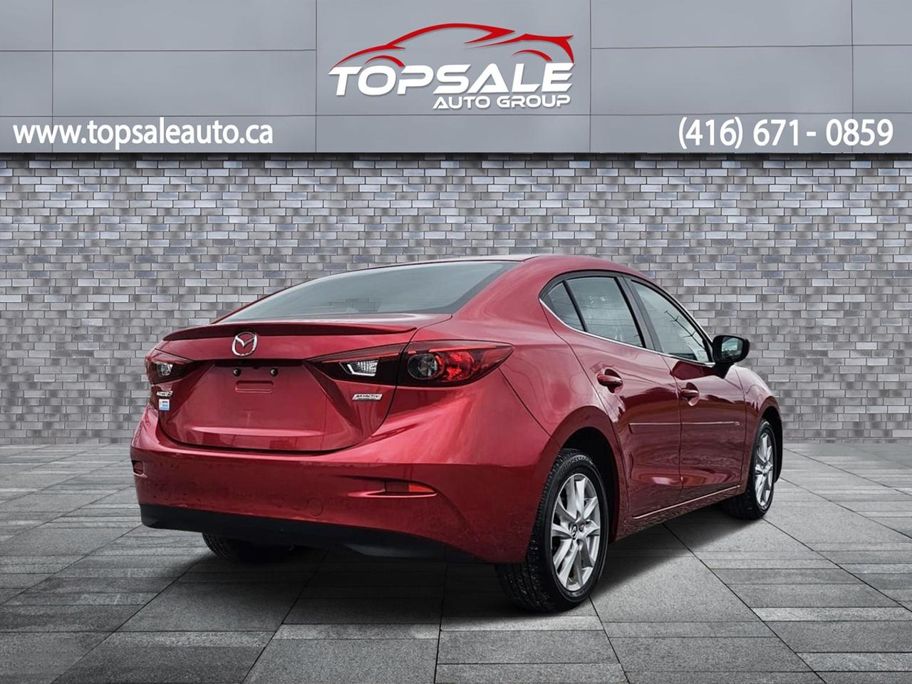 2017 Mazda MAZDA3 SE Photo