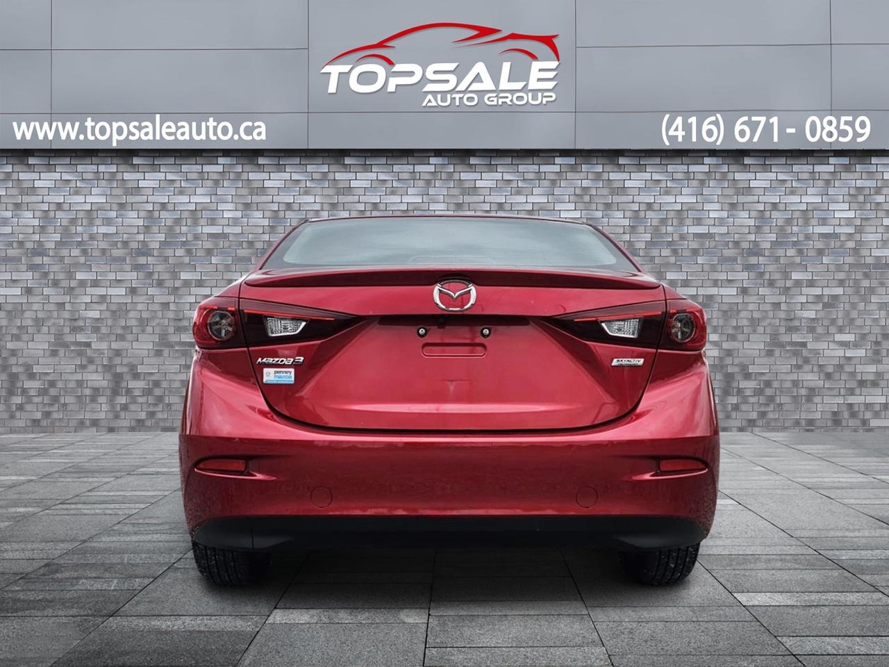 2017 Mazda MAZDA3 SE Photo