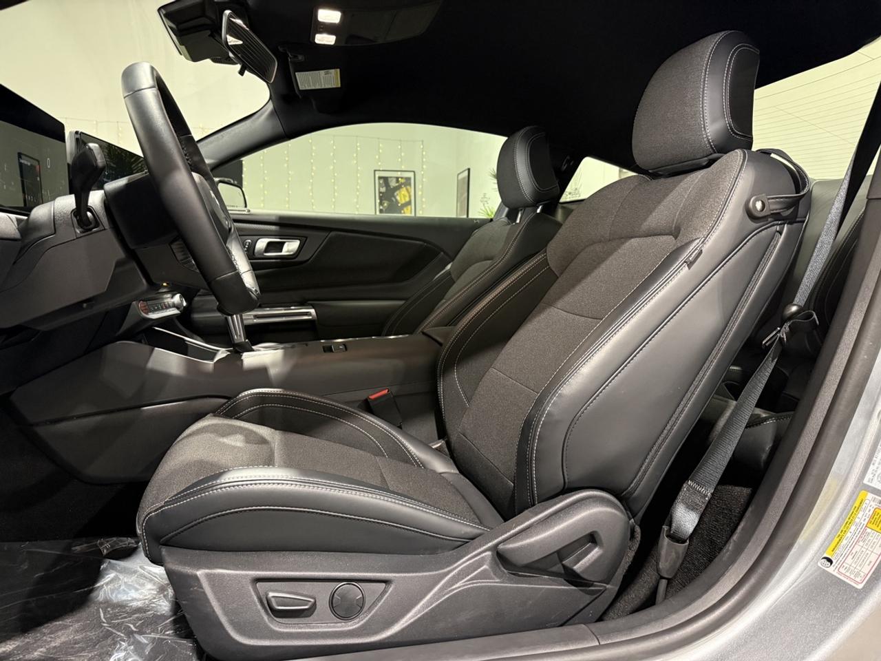 2025 Ford Mustang EB Fastback||Active Exhaust||Clean Carfax Photo