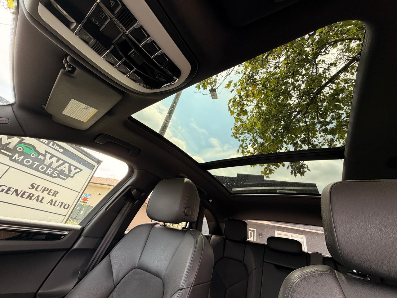 2015 Porsche Macan S AWD NO ACCIDENT LOW KM BLUETOOTH PANORAMIC ROOF Photo