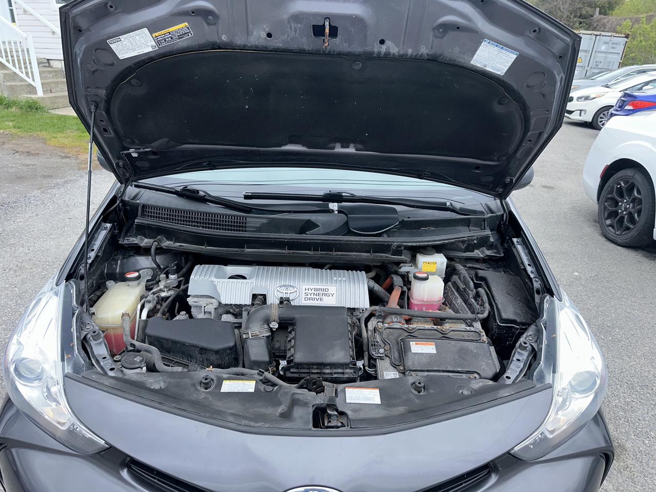 2016 Toyota Prius v V Photo