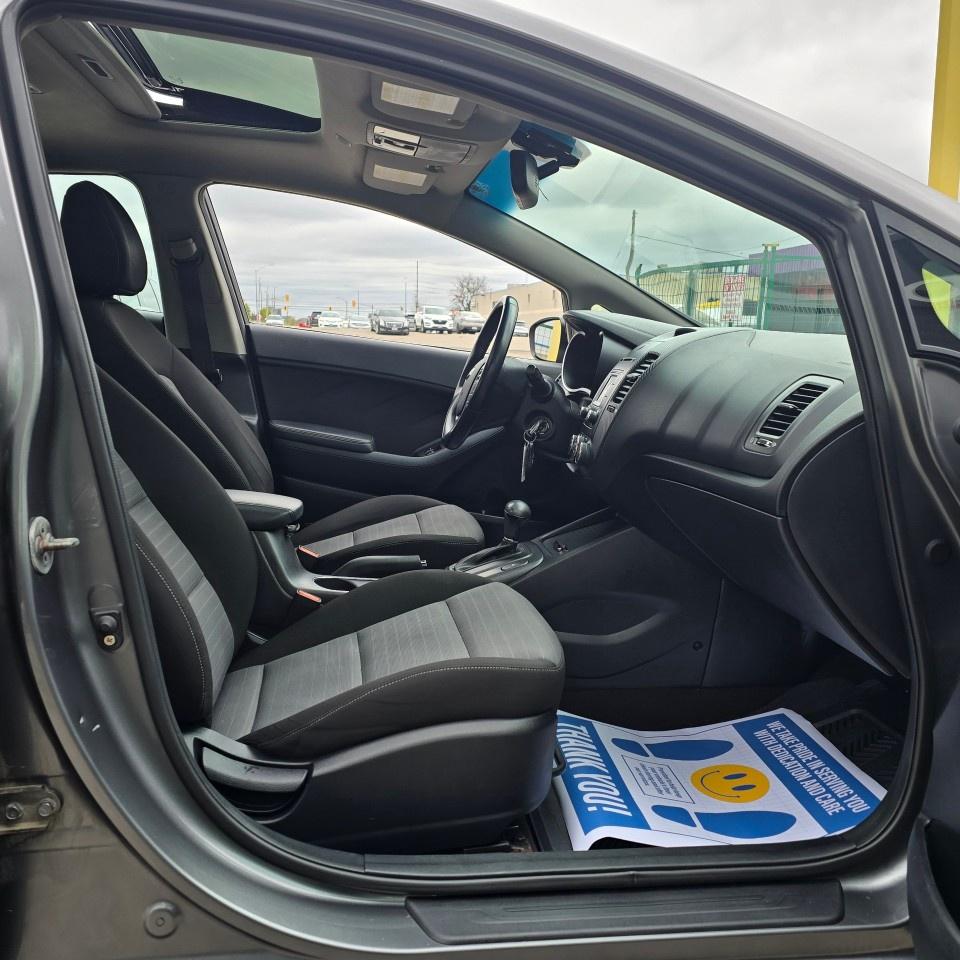 2015 Kia Forte 4dr Sdn Auto EX w/Sunroof Photo