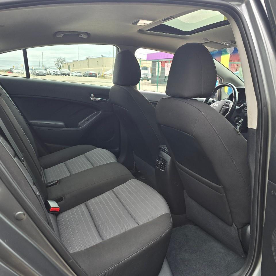 2015 Kia Forte 4dr Sdn Auto EX w/Sunroof Photo