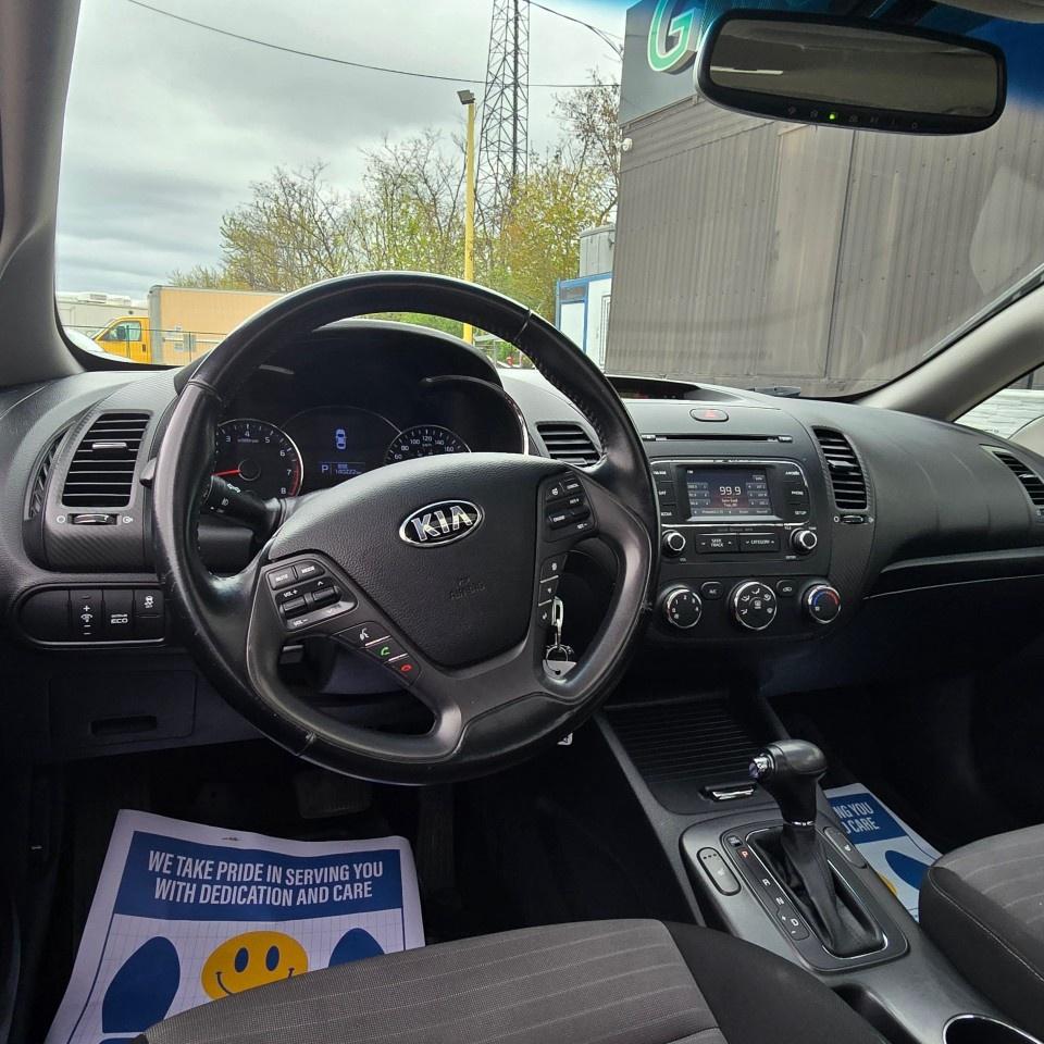 2015 Kia Forte 4dr Sdn Auto EX w/Sunroof Photo