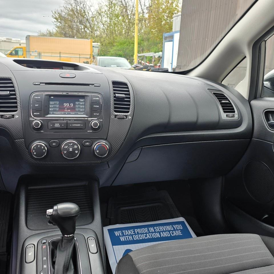 2015 Kia Forte 4dr Sdn Auto EX w/Sunroof Photo