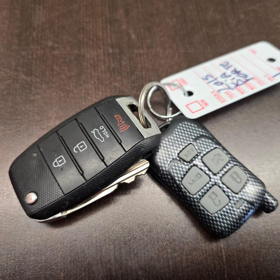 2015 Kia Forte 4dr Sdn Auto EX w/Sunroof Photo