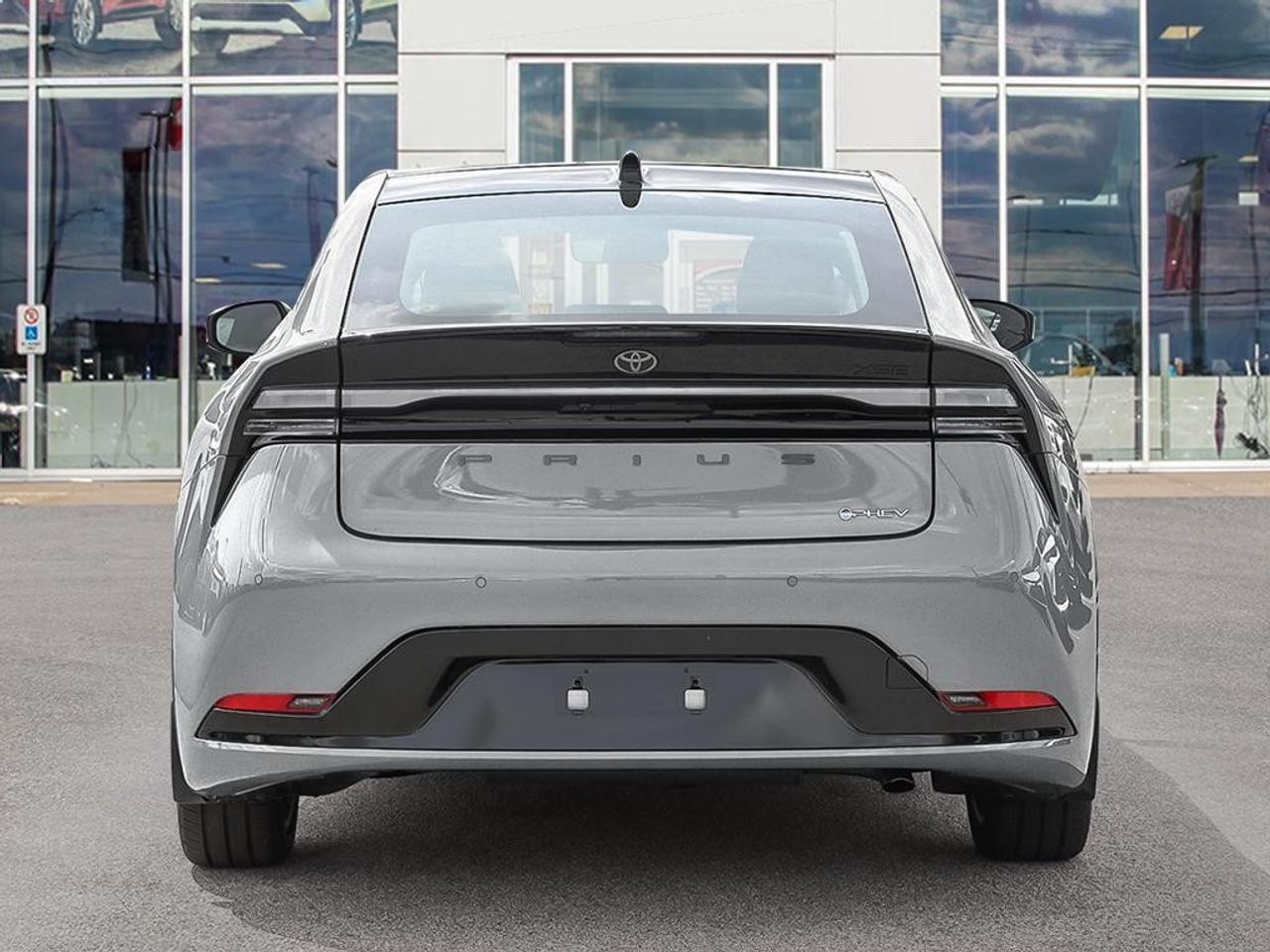 2026 Toyota Prius Plug-In Hybrid XSE Auto Photo4