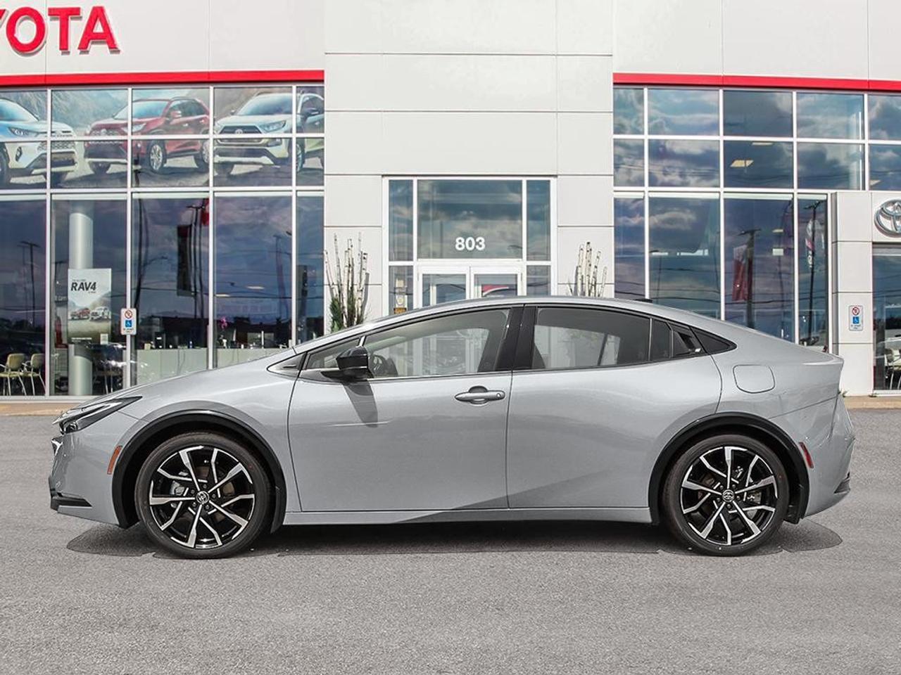 2026 Toyota Prius Plug-In Hybrid XSE Auto Photo2