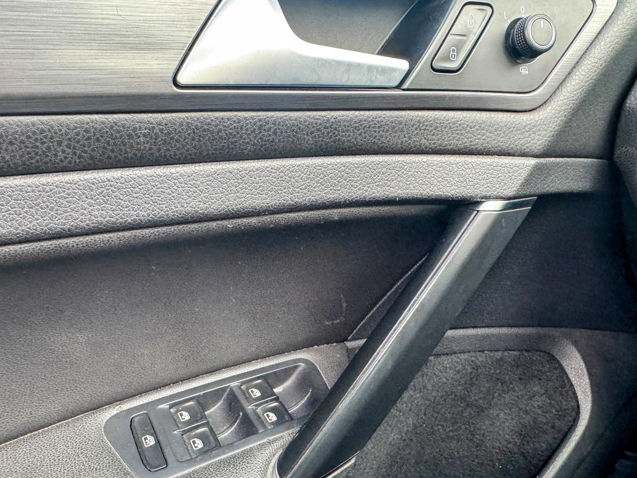 2020 Volkswagen Golf  Photo