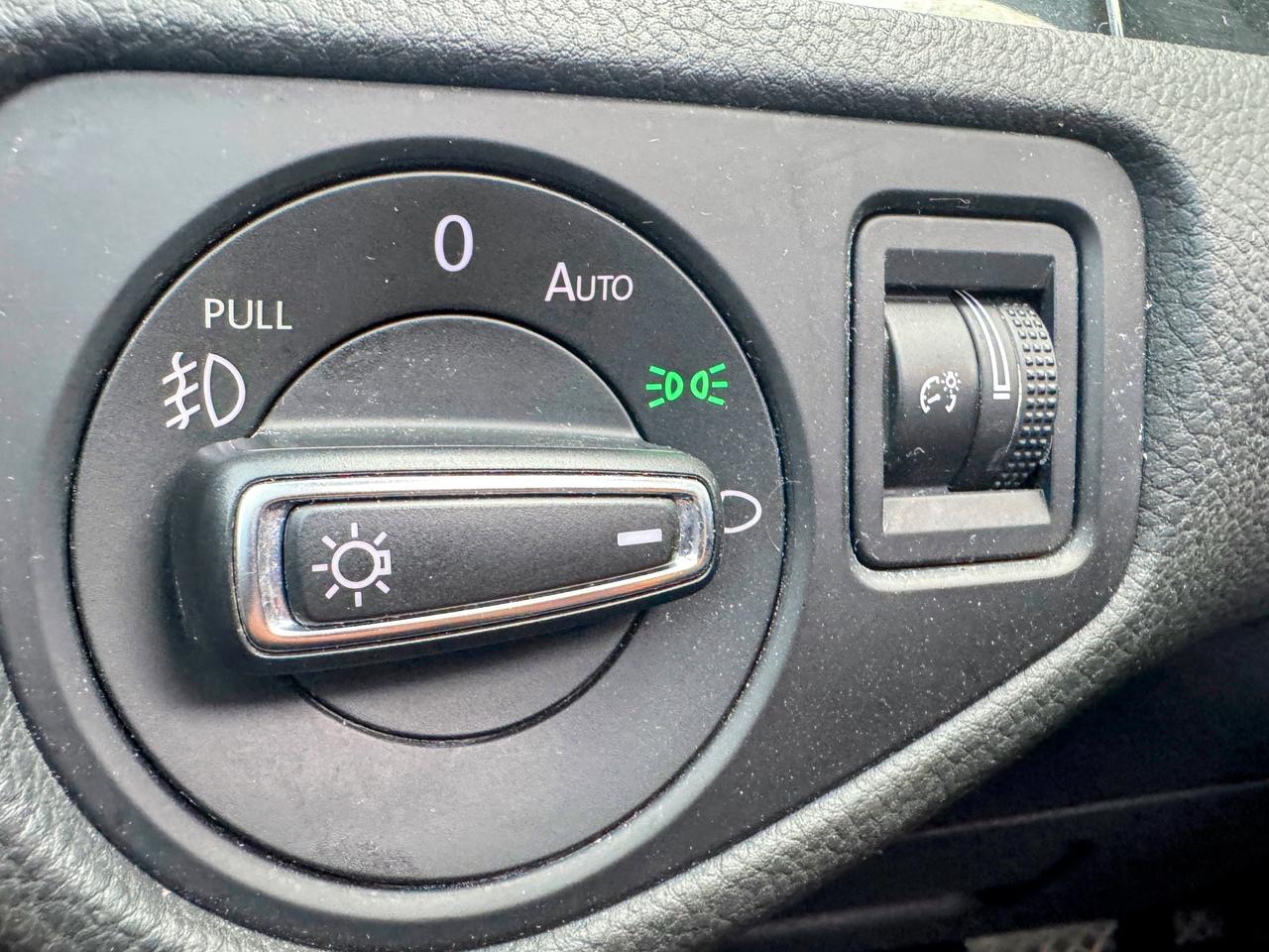 2020 Volkswagen Golf  Photo