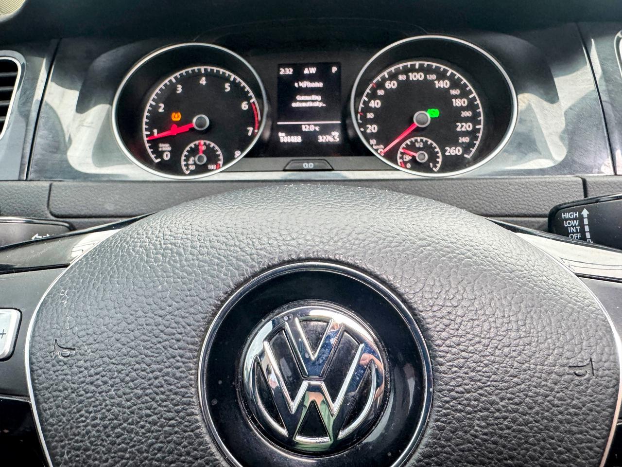 2020 Volkswagen Golf  Photo