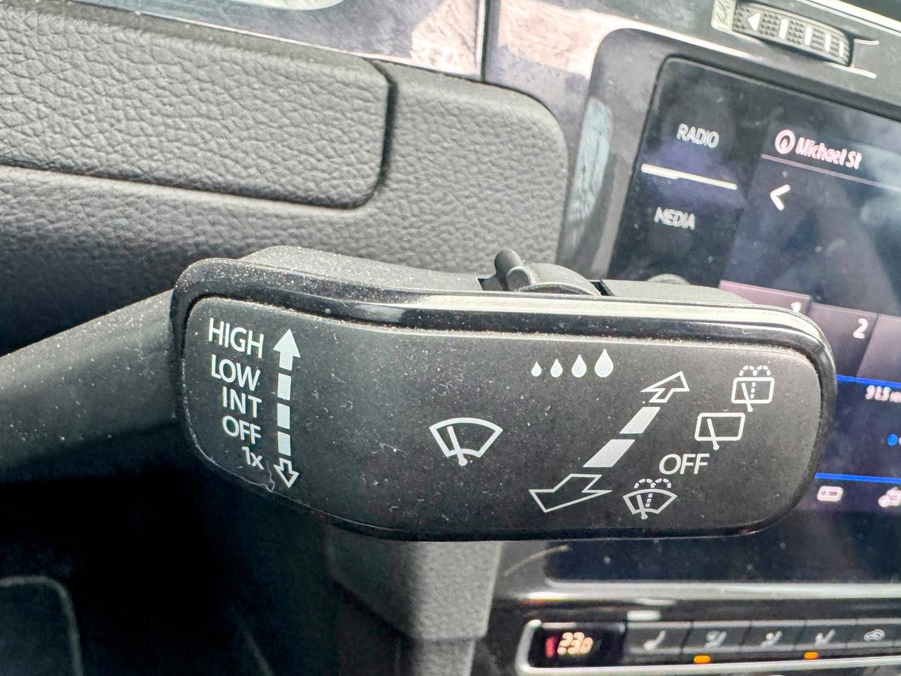 2020 Volkswagen Golf  Photo