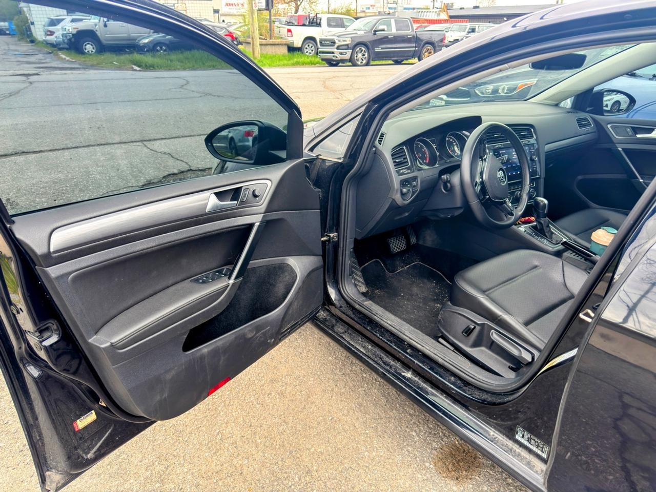 2020 Volkswagen Golf  Photo4