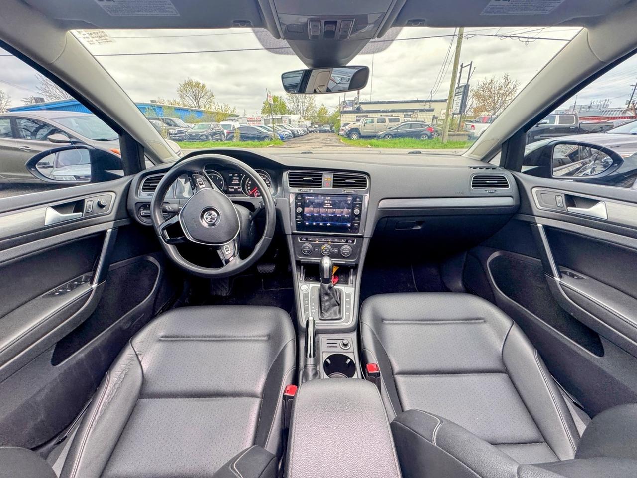 2020 Volkswagen Golf  Photo