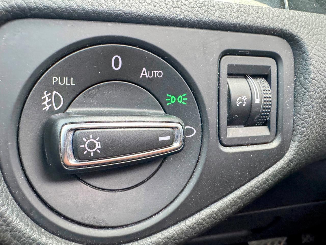 2020 Volkswagen Golf  Photo
