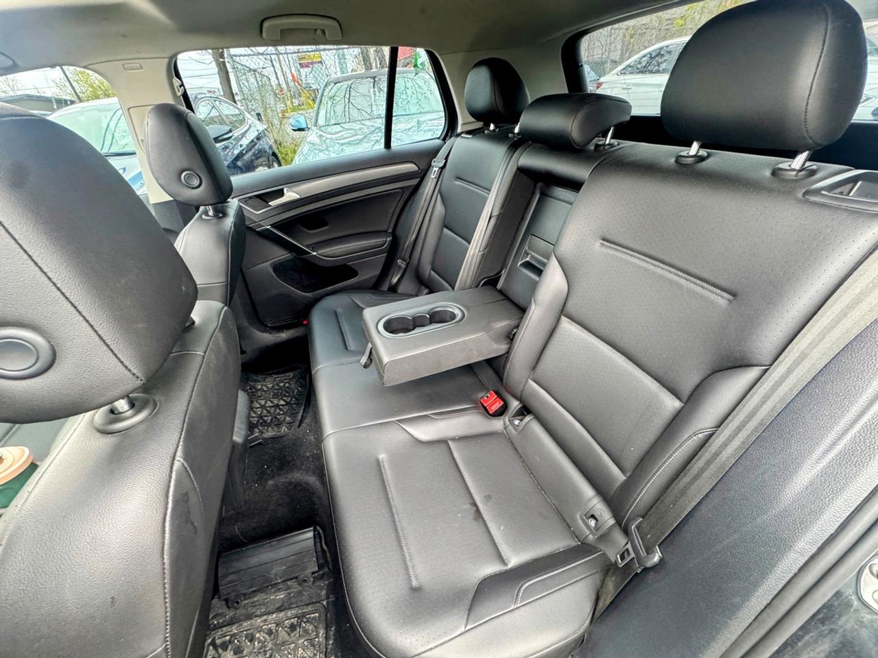 2020 Volkswagen Golf  Photo