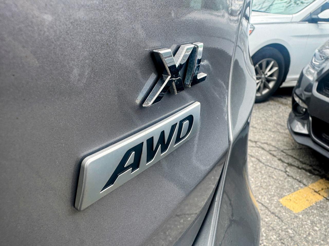 2017 Hyundai Santa Fe LIMITED Photo