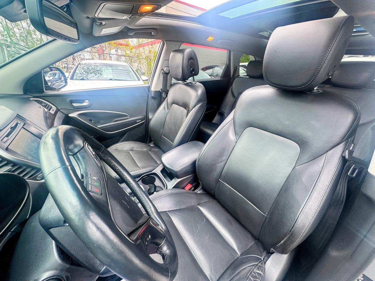 2017 Hyundai Santa Fe LIMITED Photo