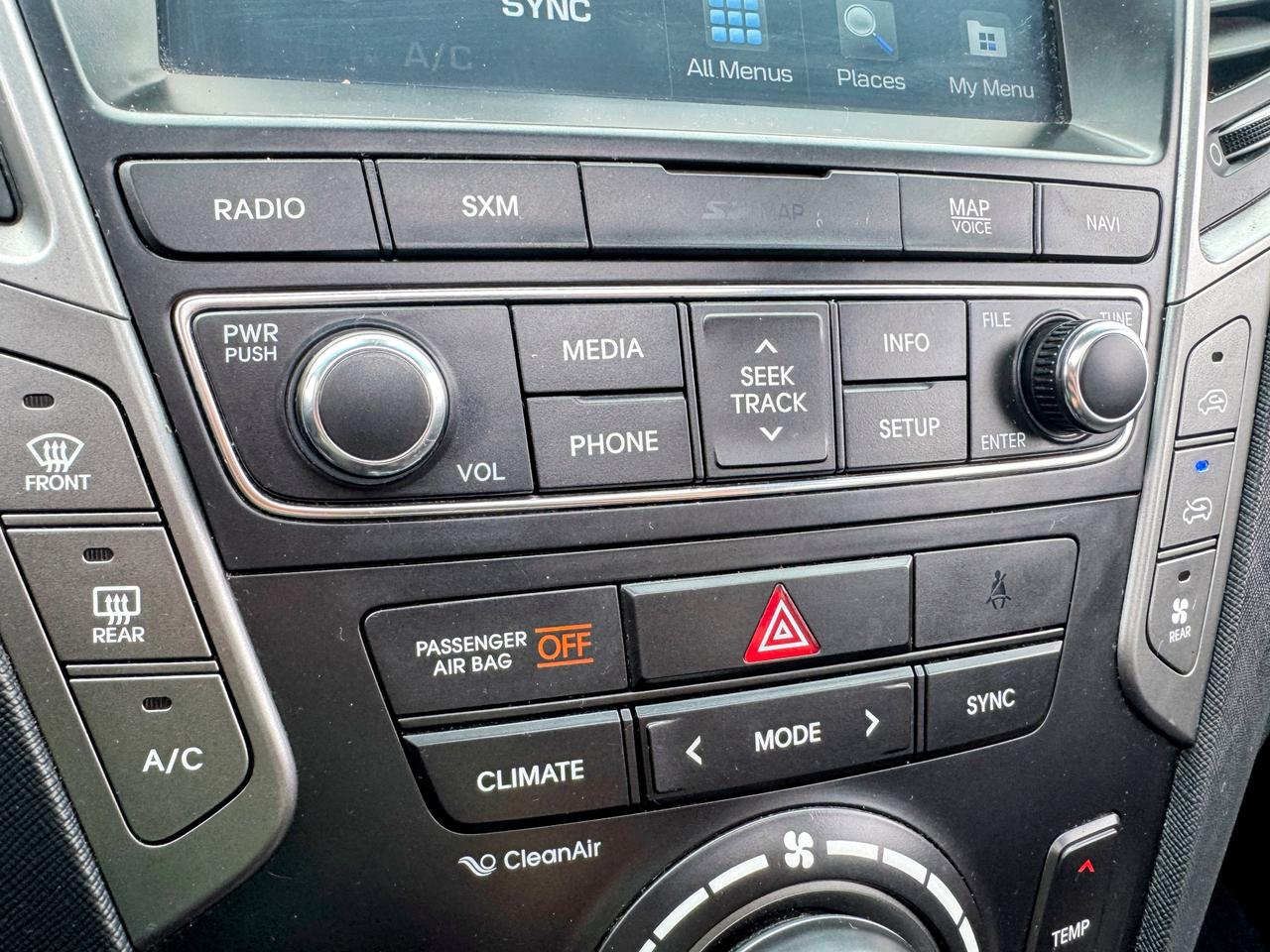 2017 Hyundai Santa Fe LIMITED Photo