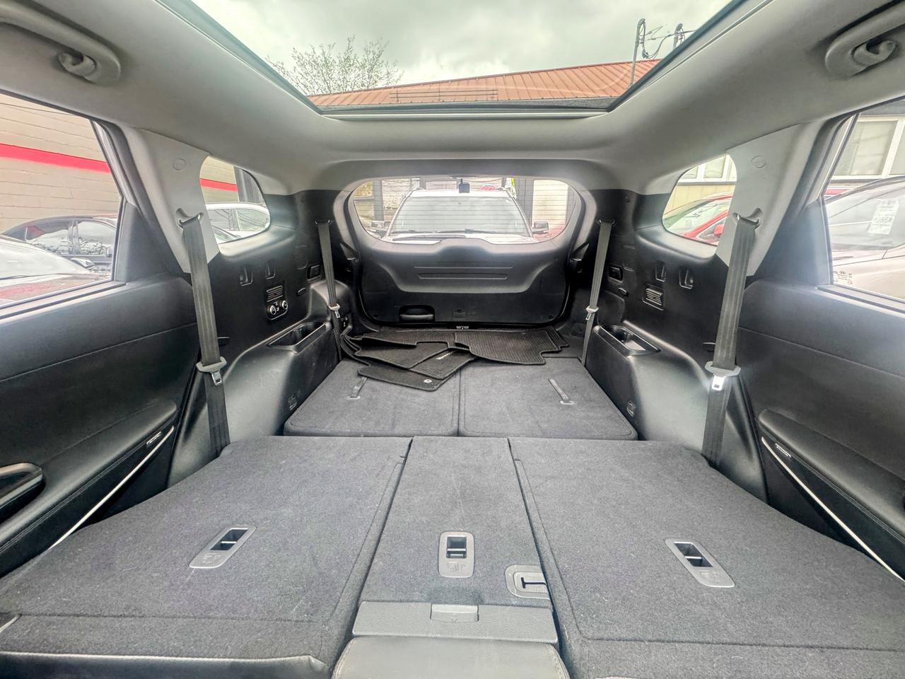 2017 Hyundai Santa Fe LIMITED Photo