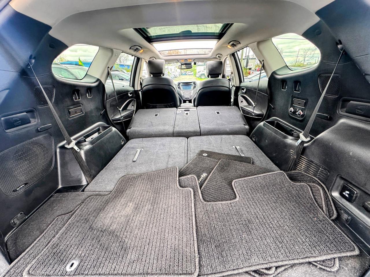 2017 Hyundai Santa Fe LIMITED Photo