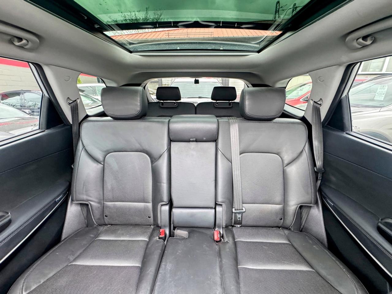2017 Hyundai Santa Fe LIMITED Photo