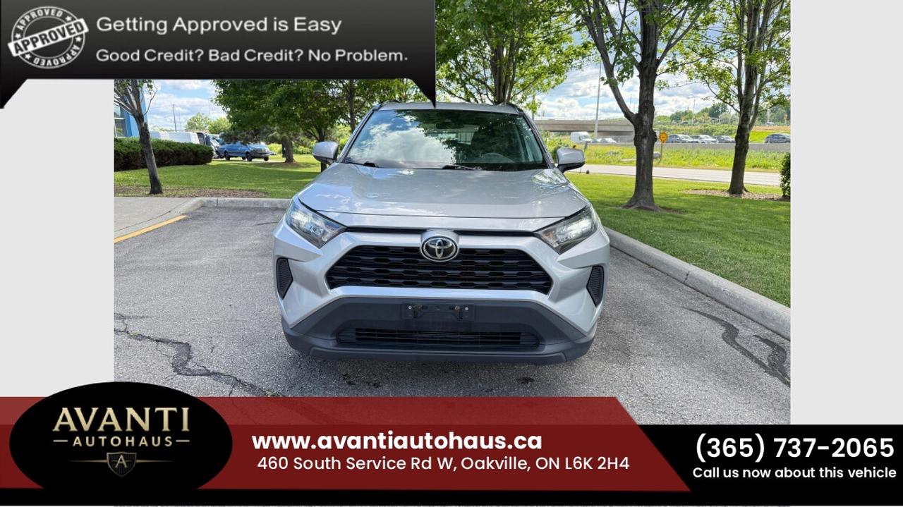 2021 Toyota RAV4 LE Photo1
