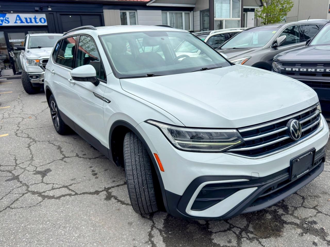2022 Volkswagen Tiguan S Photo