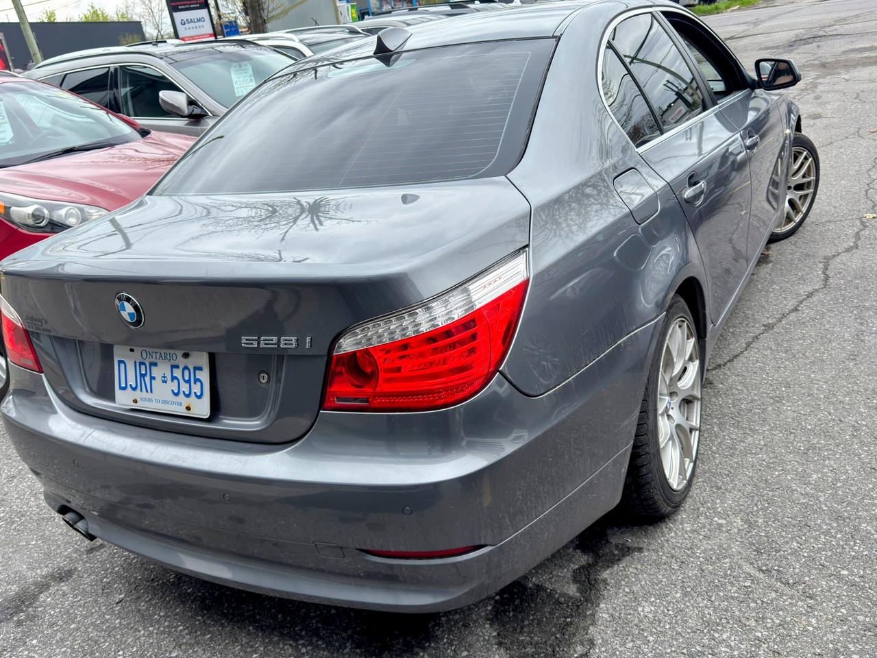 2010 BMW 5-Series 528i xDrive Photo