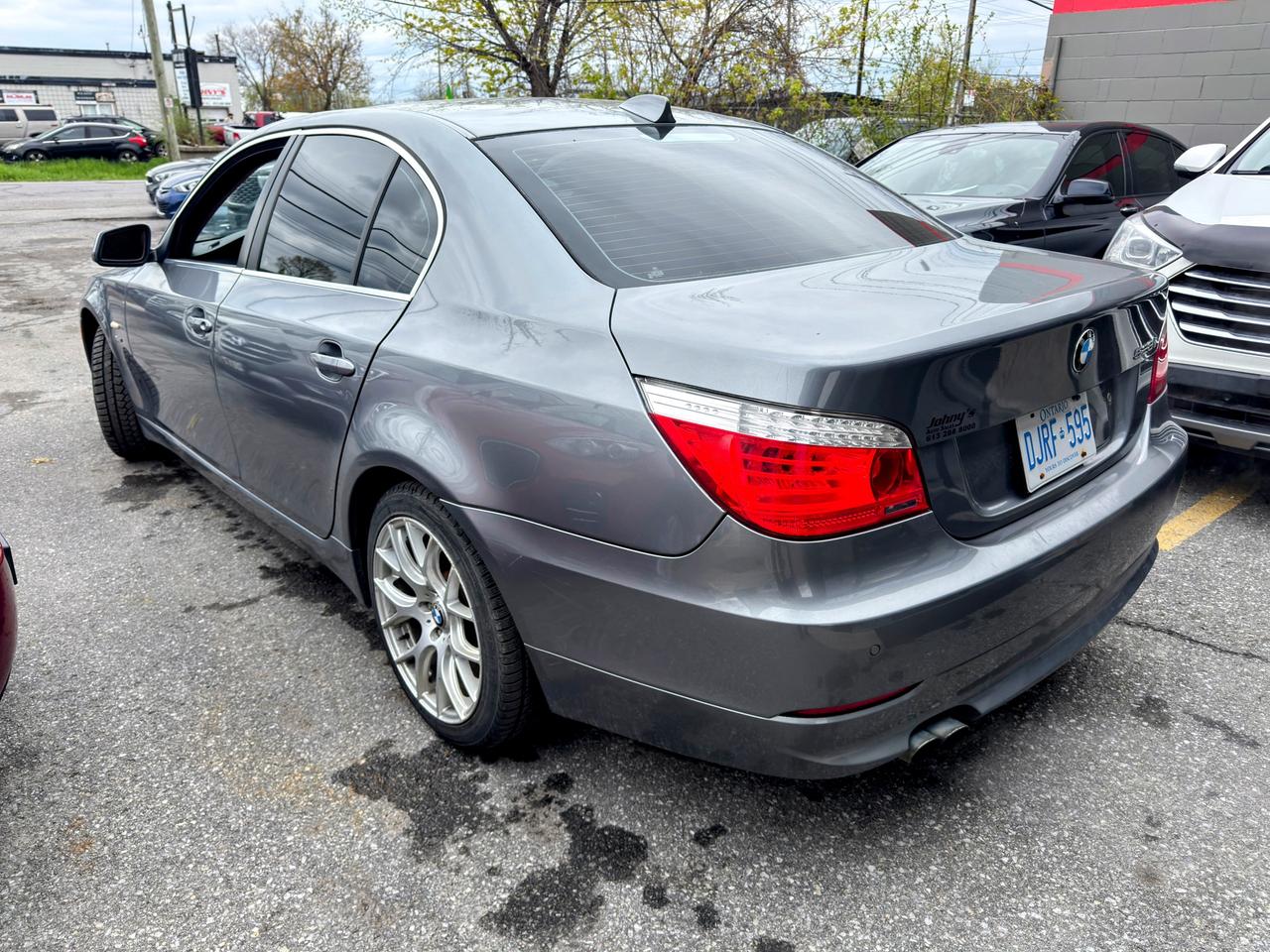 2010 BMW 5-Series 528i xDrive Photo