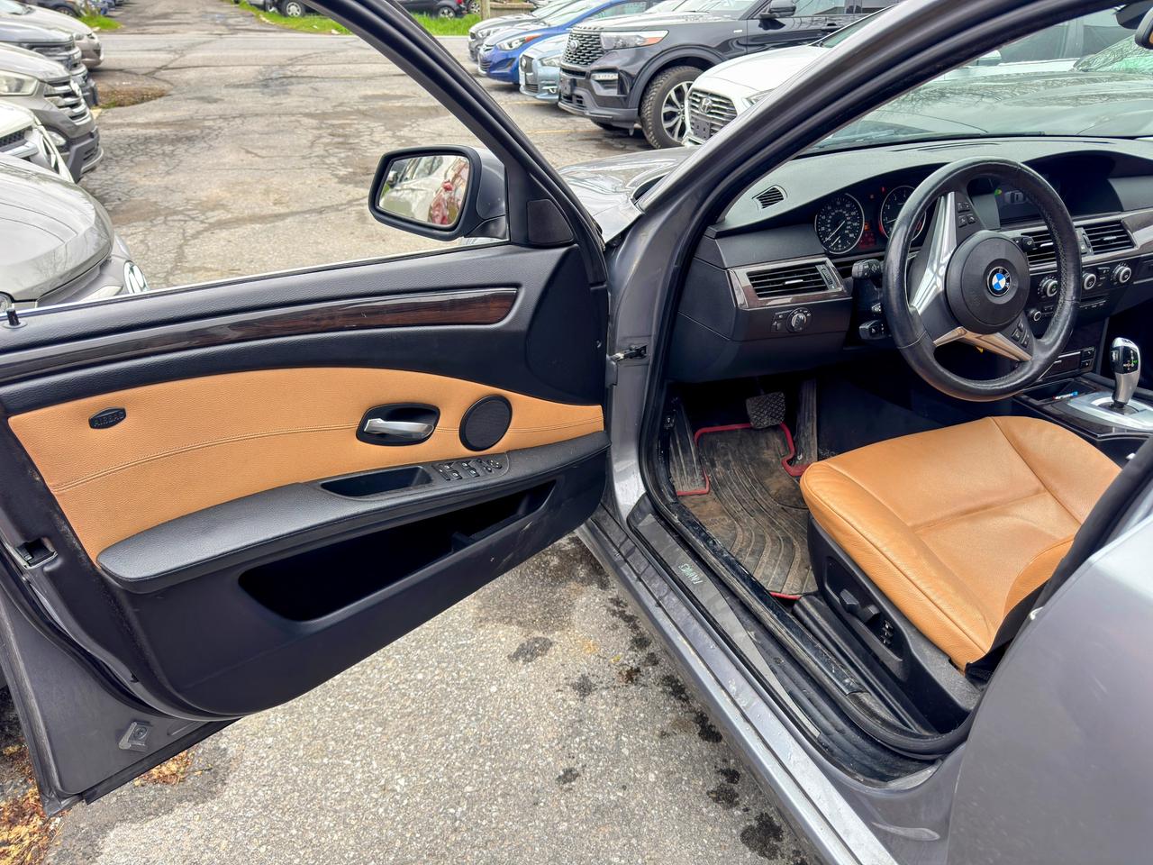 2010 BMW 5-Series 528i xDrive Photo
