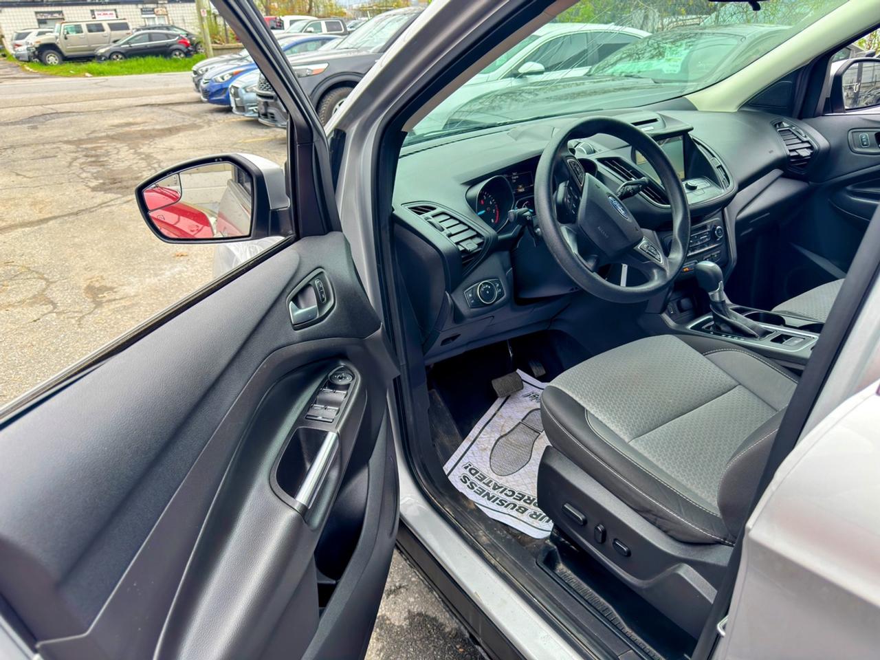 2017 Ford Escape SE Photo