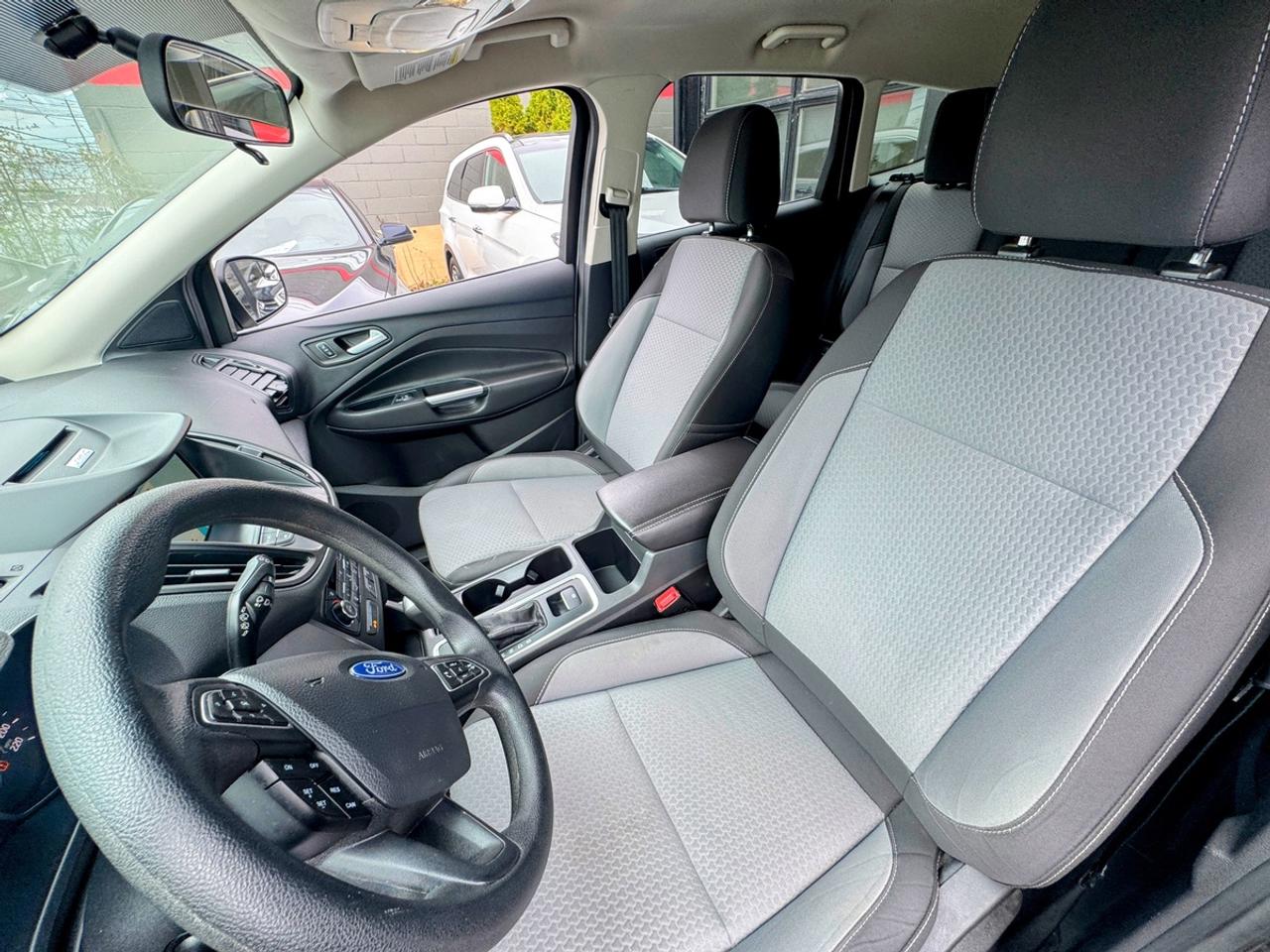 2017 Ford Escape SE Photo