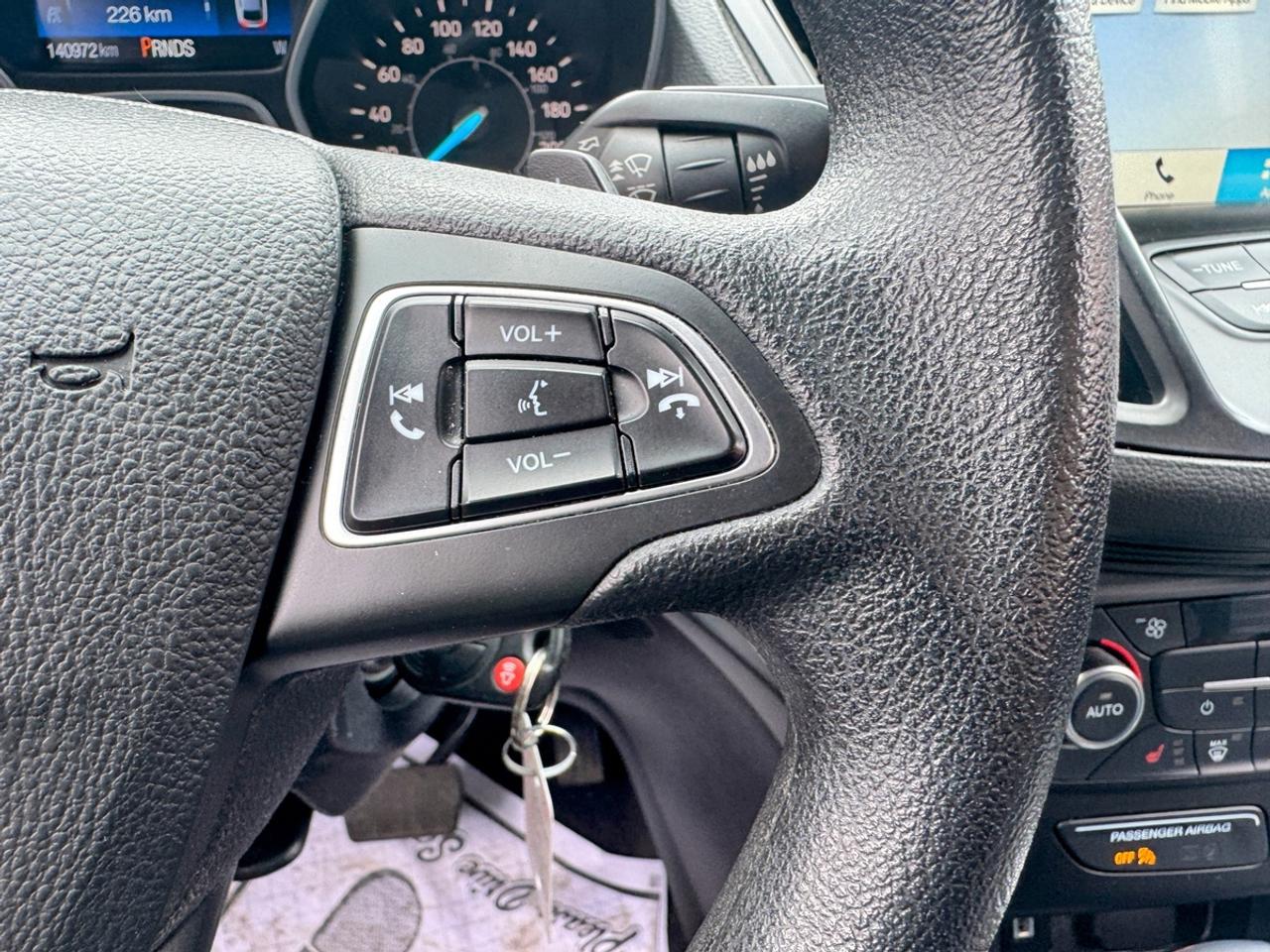 2017 Ford Escape SE Photo