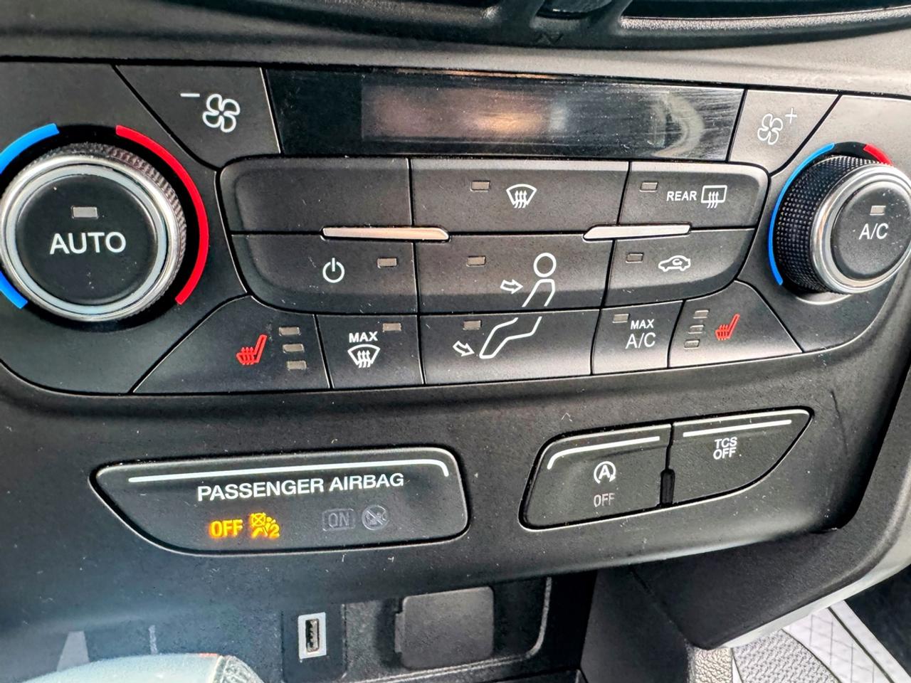 2017 Ford Escape SE Photo
