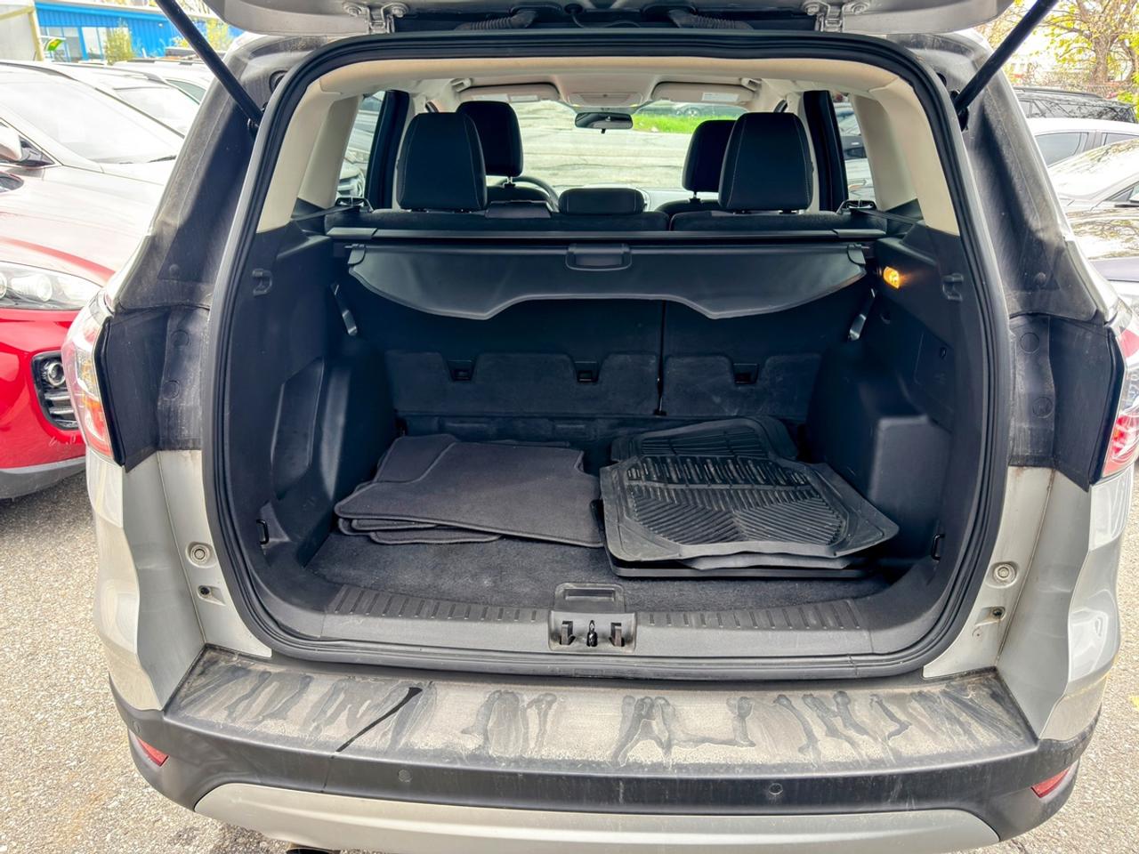 2017 Ford Escape SE Photo