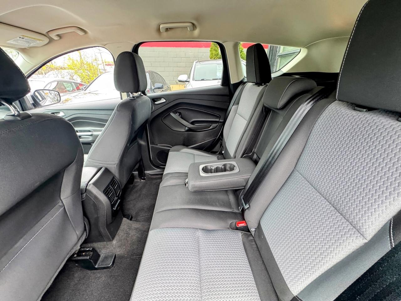 2017 Ford Escape SE Photo