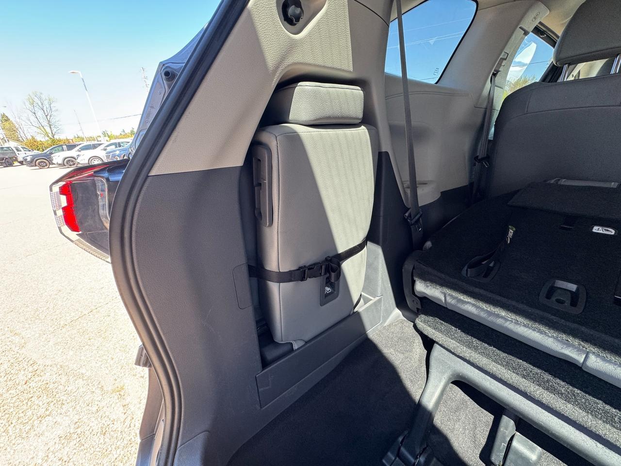 2021 Toyota Sienna XLE 8-Passenger 4dr Front-Wheel Drive Passenger Van Photo