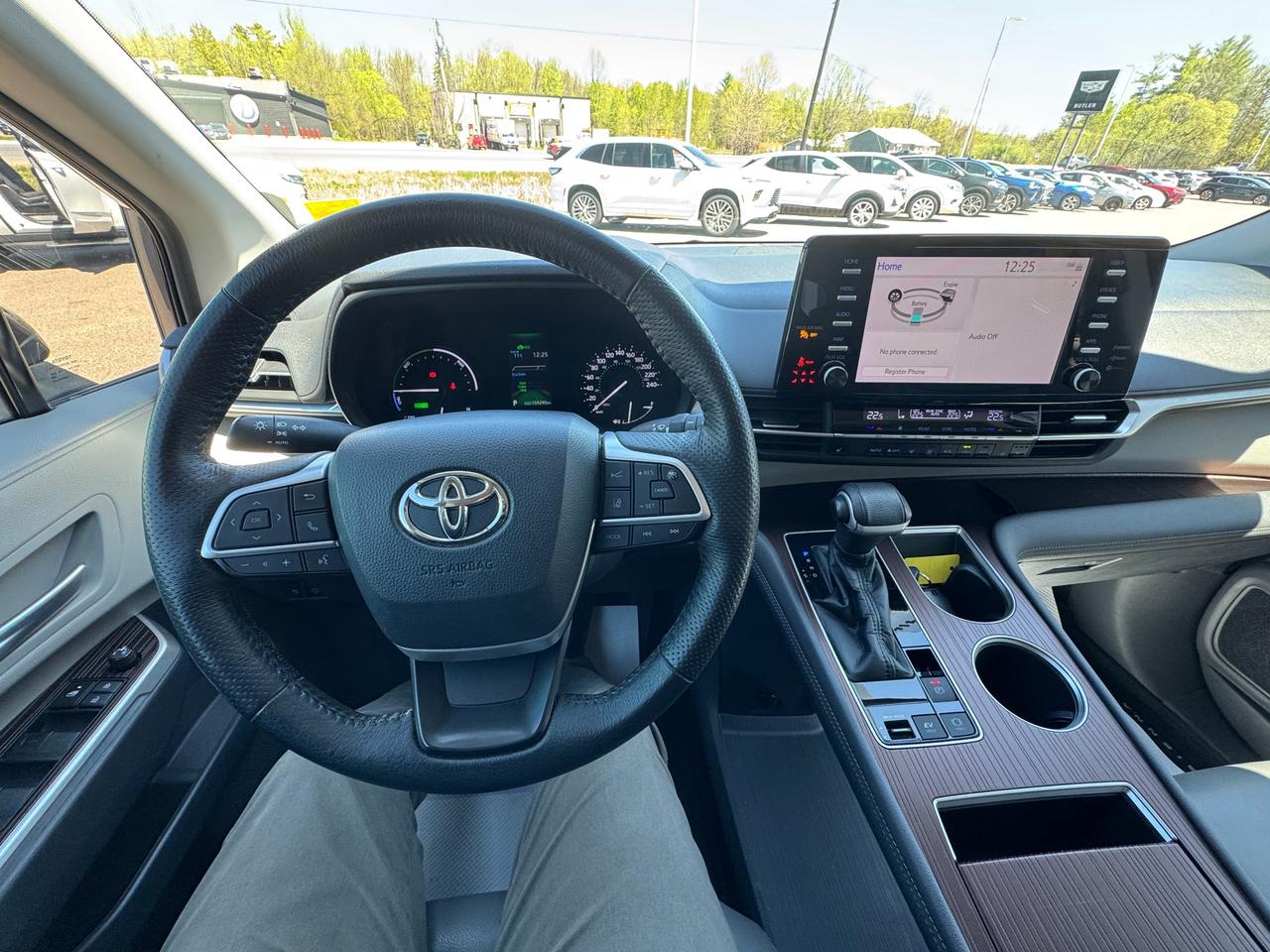 2021 Toyota Sienna XLE 8-Passenger 4dr Front-Wheel Drive Passenger Van Photo