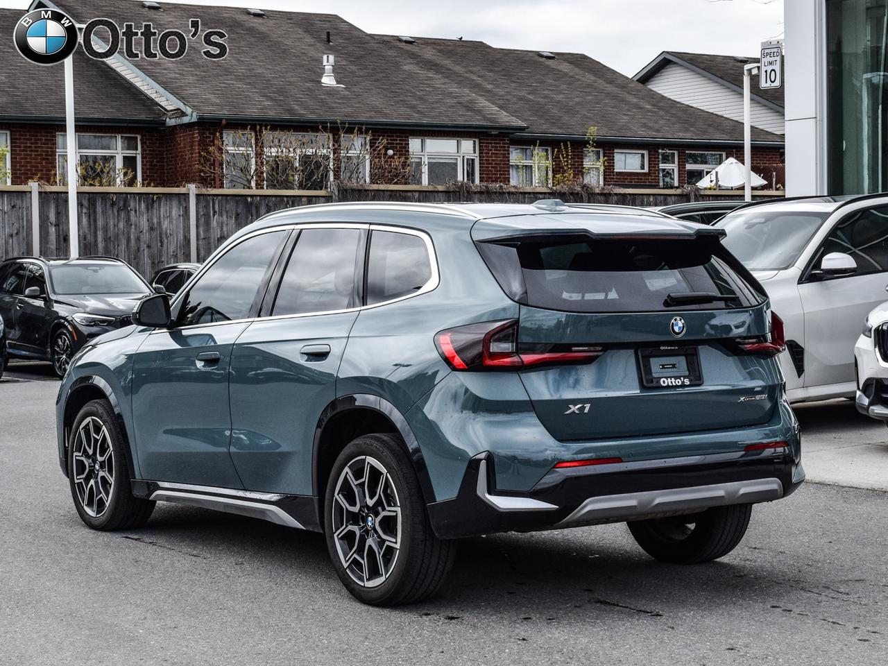 2025 BMW X1 xDrive28i Photo4