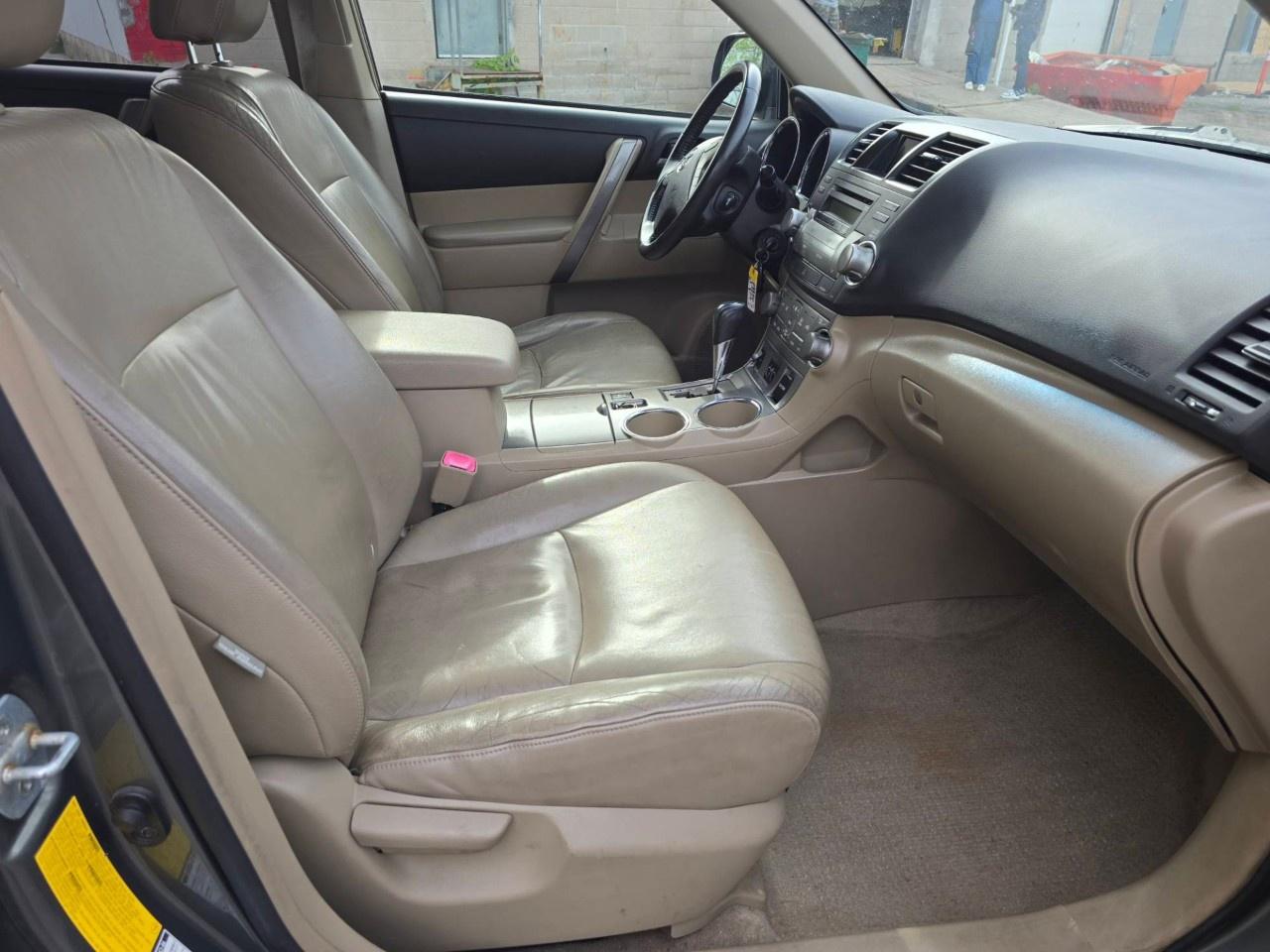 2008 Toyota Highlander 4WD 4dr Sport Photo