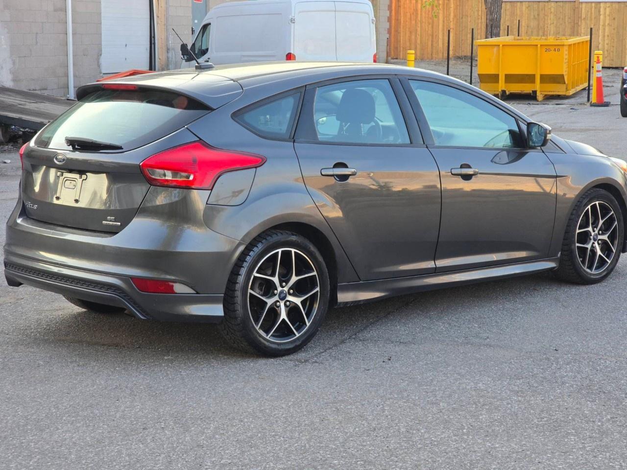 2016 Ford Focus 5DR HB SE Photo