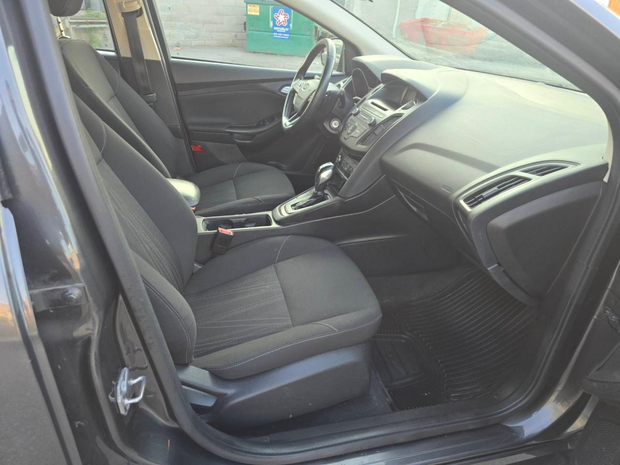 2016 Ford Focus 5DR HB SE Photo