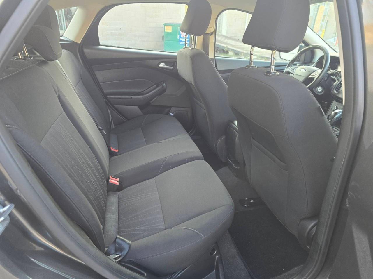 2016 Ford Focus 5DR HB SE Photo
