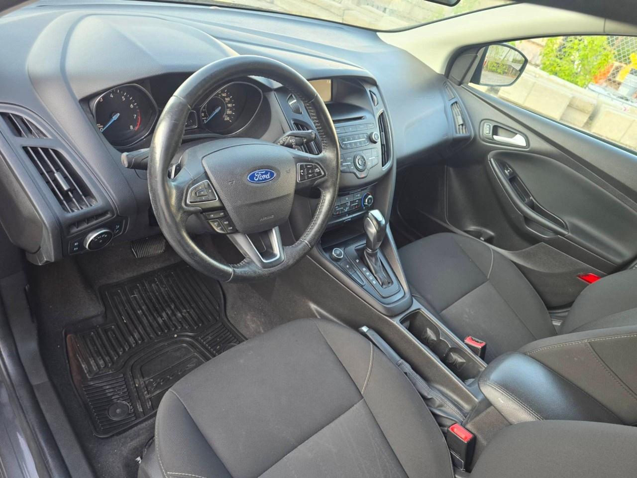 2016 Ford Focus 5DR HB SE Photo