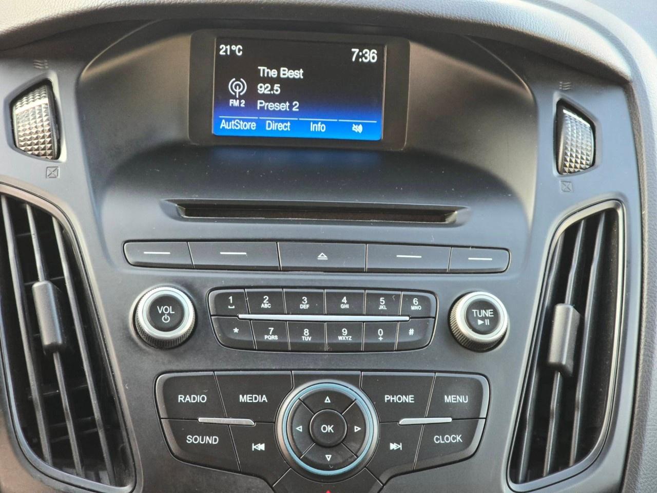 2016 Ford Focus 5DR HB SE Photo