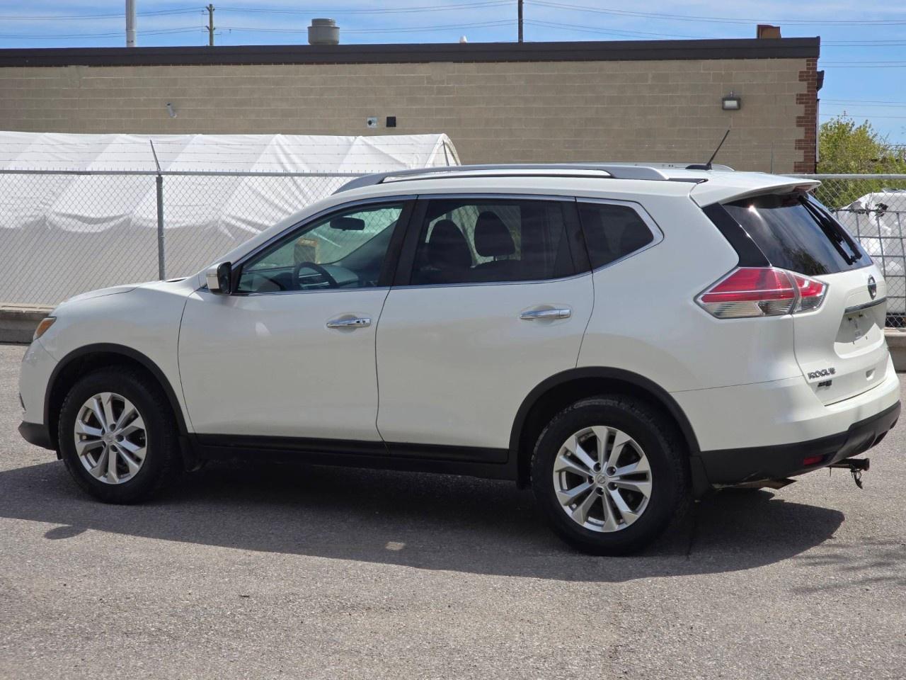 2016 Nissan Rogue AWD 4dr SV Photo3