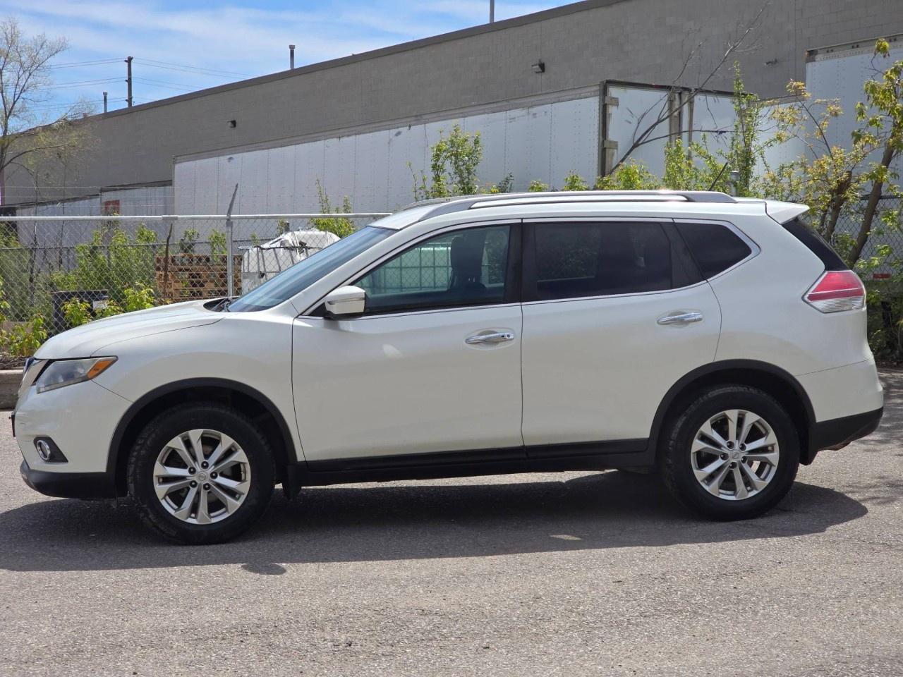 2016 Nissan Rogue AWD 4dr SV Photo