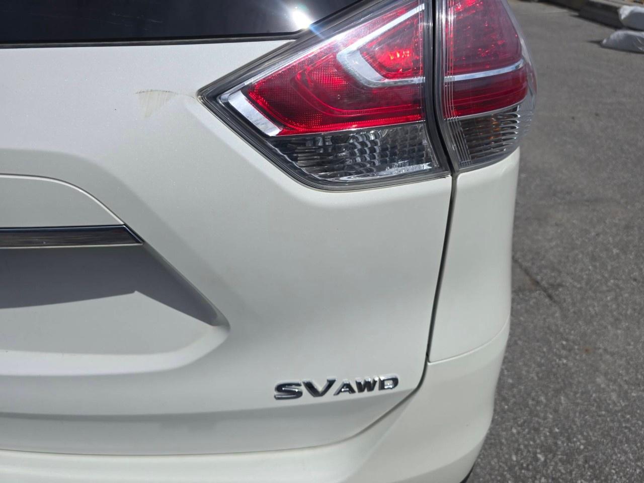 2016 Nissan Rogue AWD 4dr SV Photo
